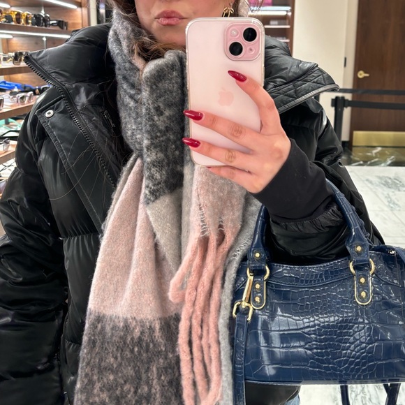 Style bundles ( ranging from 25-80 depending on how many pieces ) - Picture 1 of 1